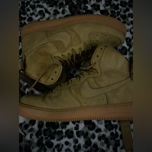 Tan Nike Air Force 1’s